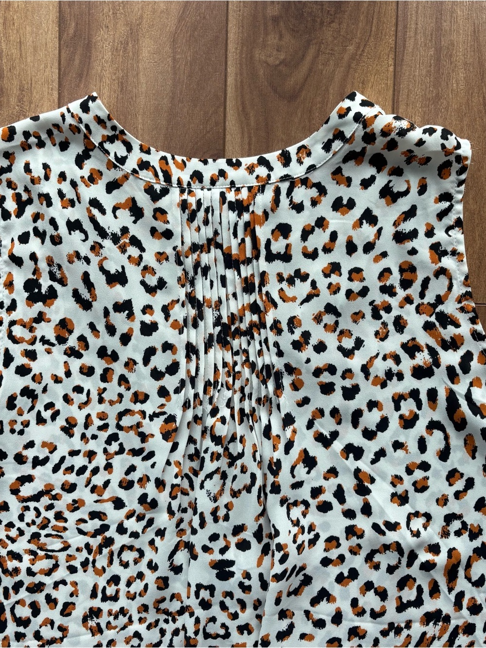 Grace Sleeveless Leopard Print V-Neck Shell Top - White, Tan, Black - Picture 5 of 7